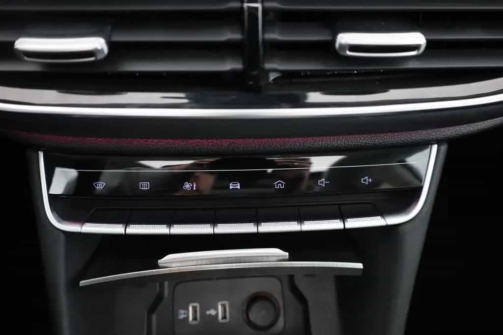 MG HS 1.5 T-GDI Luxury Aut. LED ACC Navi 360° Pano 03/2024-photo-11