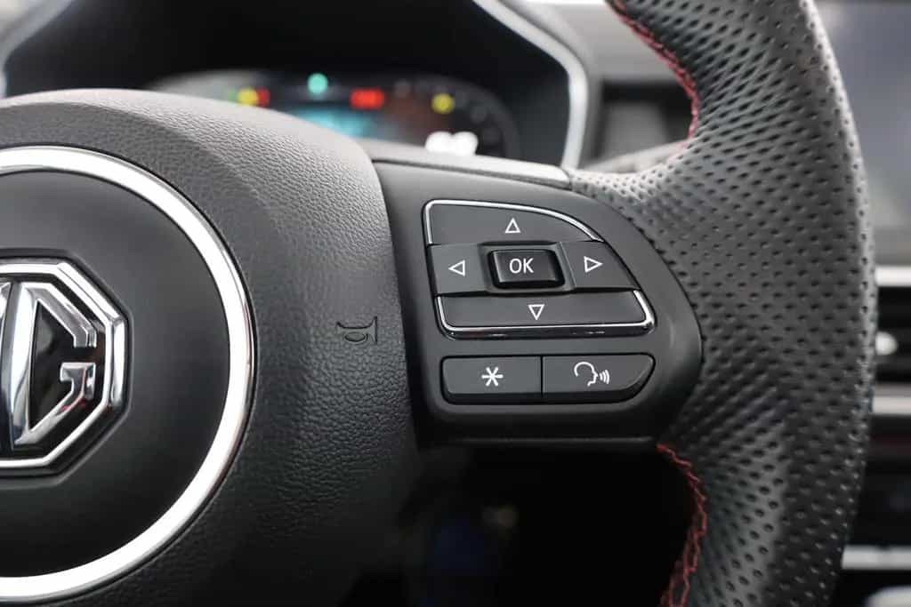 MG HS 1.5 T-GDI Luxury Aut. LED ACC Navi 360° Pano 03/2024-photo-15
