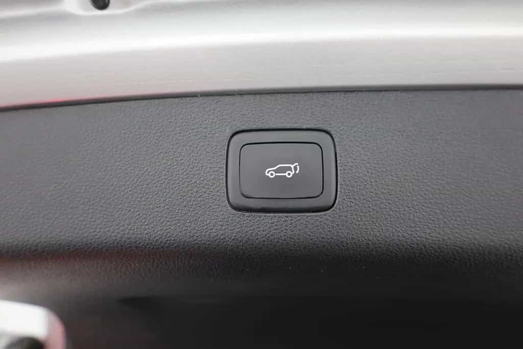 MG HS 1.5 T-GDI Luxury Aut. LED ACC Navi 360° Pano 03/2024-photo-27