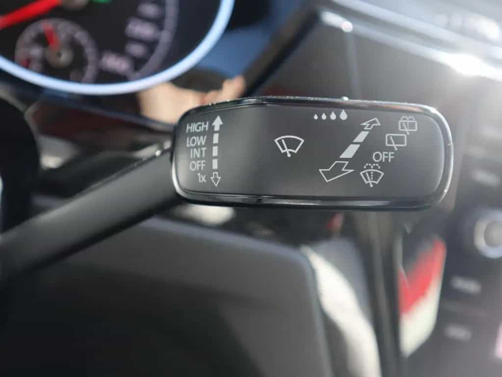 Volkswagen Touran 1.4 TSI DSG Sound ACC AHK LED Navi Kamera 11/2017-photo-28