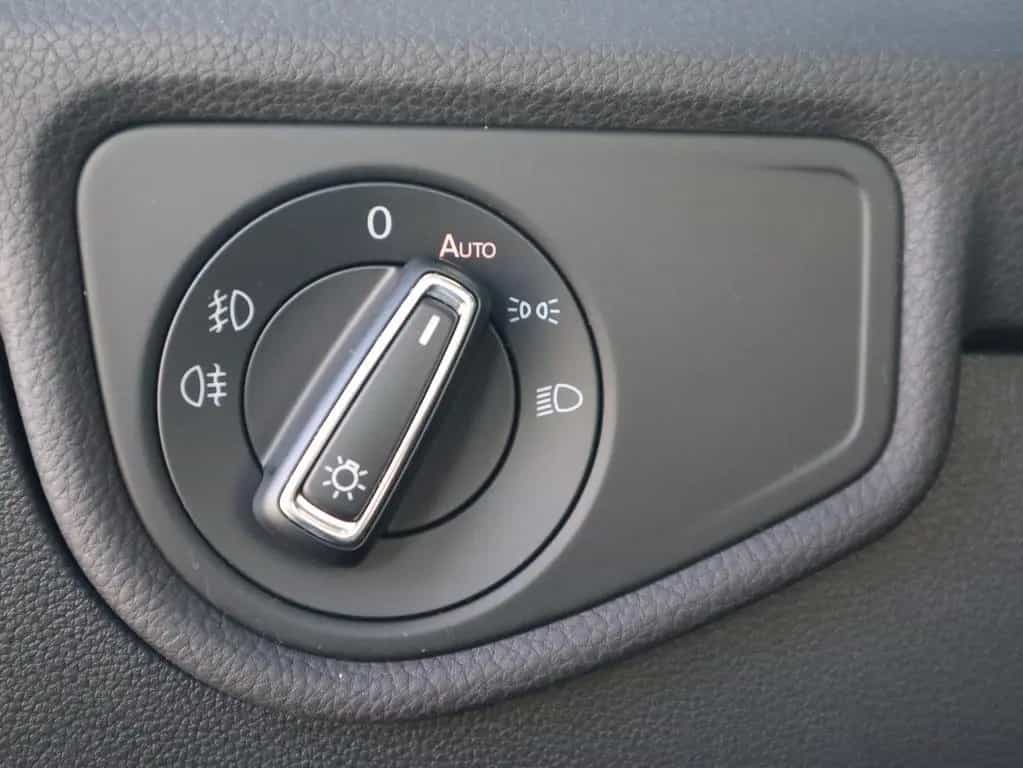 Volkswagen Touran 1.4 TSI DSG Sound ACC AHK LED Navi Kamera 11/2017-photo-29