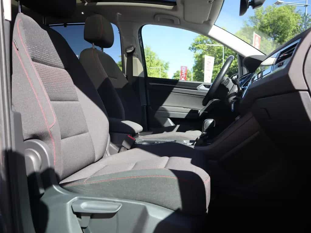 Volkswagen Touran 1.4 TSI DSG Sound ACC AHK LED Navi Kamera 11/2017-photo-32