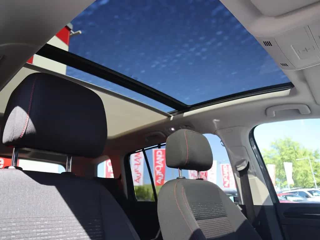 Volkswagen Touran 1.4 TSI DSG Sound ACC AHK LED Navi Kamera 11/2017-photo-34