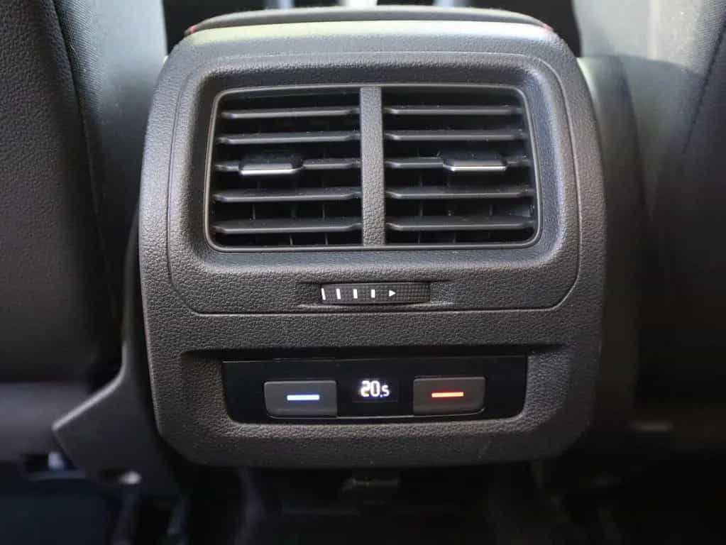Volkswagen Touran 1.4 TSI DSG Sound ACC AHK LED Navi Kamera 11/2017-photo-35