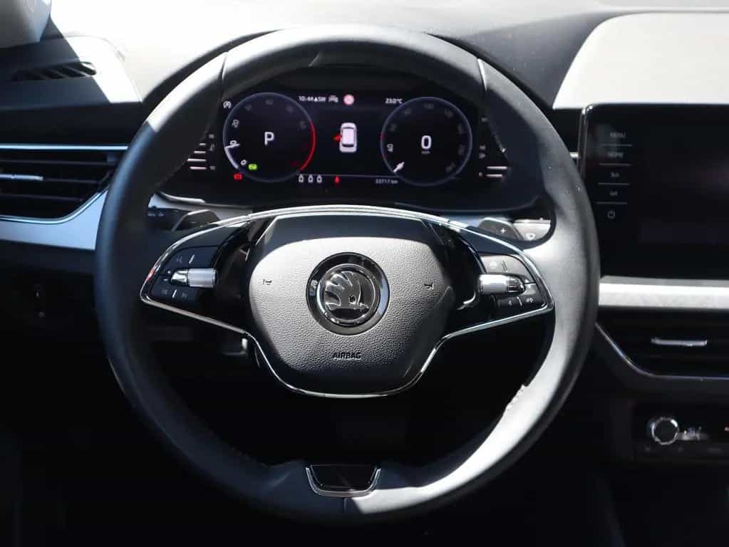 Skoda Kamiq 1.5 TSI DSG Tour LED SHZ Kamera el.HK AHK 07/2023-photo-25