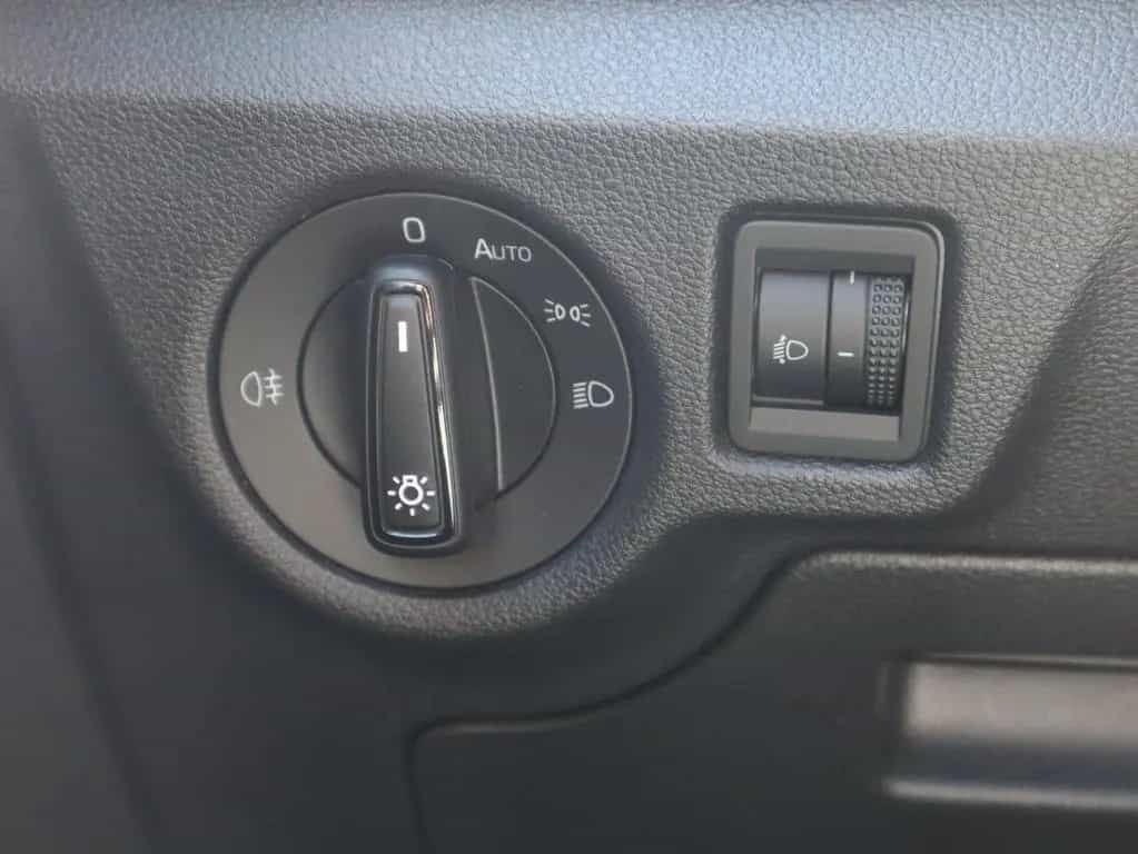 Skoda Kamiq 1.5 TSI DSG Tour LED SHZ Kamera el.HK AHK 07/2023-photo-30
