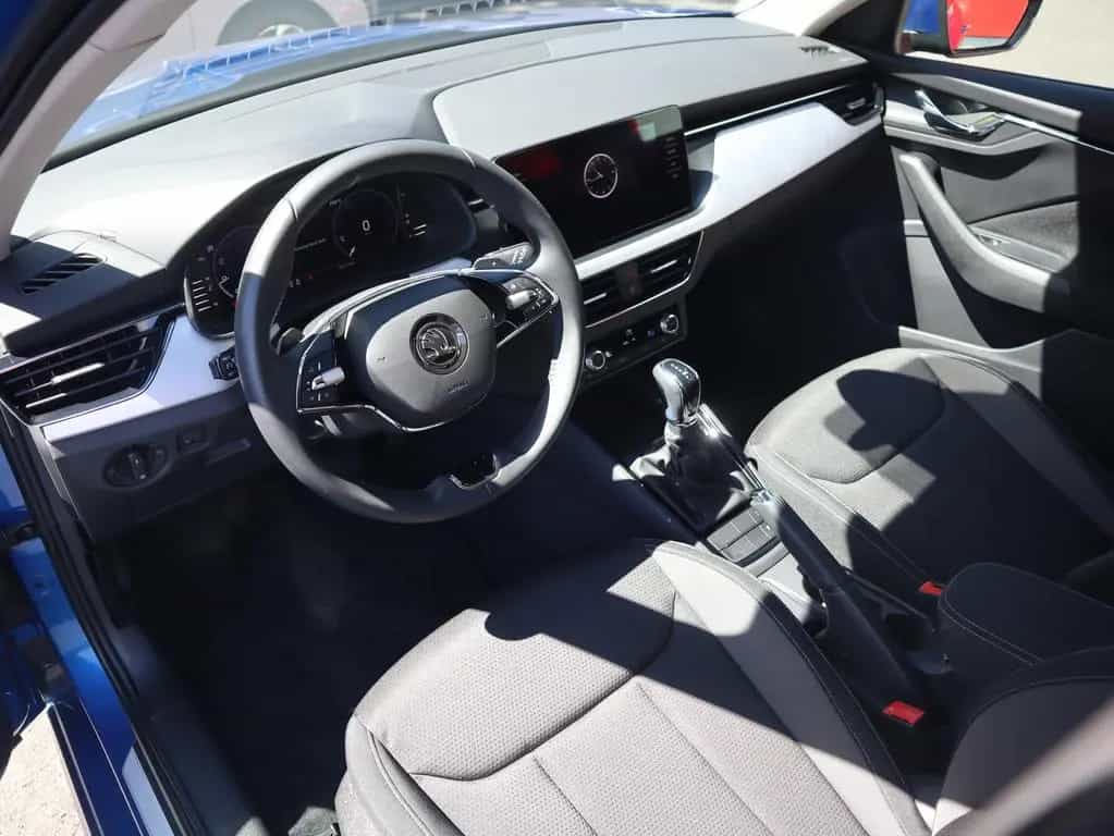 Skoda Kamiq 1.5 TSI DSG Tour LED SHZ Kamera el.HK AHK 07/2023-photo-9