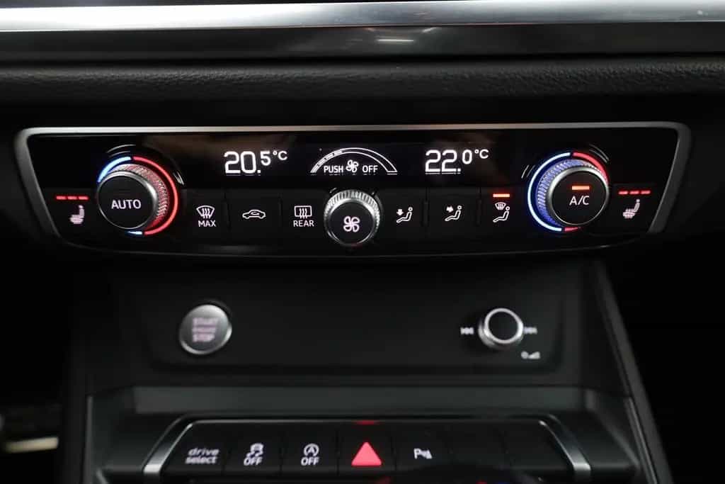 Audi Q3 35 TFSI S-Tronic S-Line LED Sitzheizung AHK 03/2019-photo-11