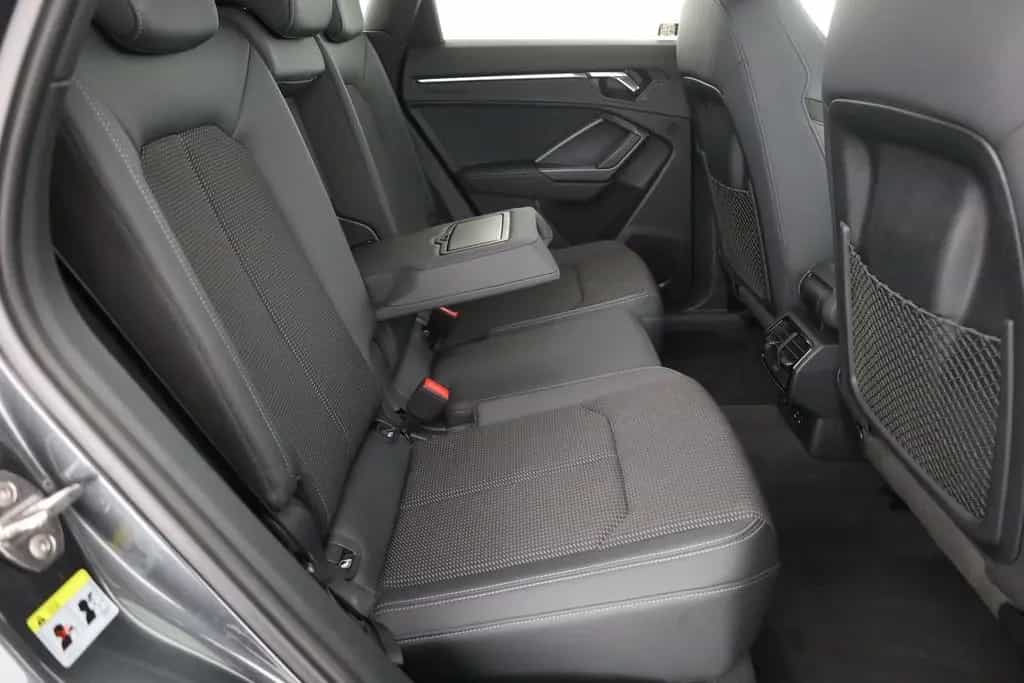 Audi Q3 35 TFSI S-Tronic S-Line LED Sitzheizung AHK 03/2019-photo-23