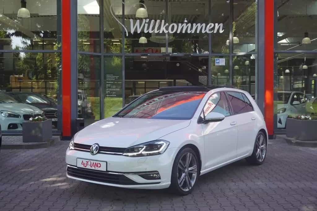 Volkswagen Golf VII 1.5 TSI LED Navi Panorama ACC Totwinkel 04/2019-photo-1