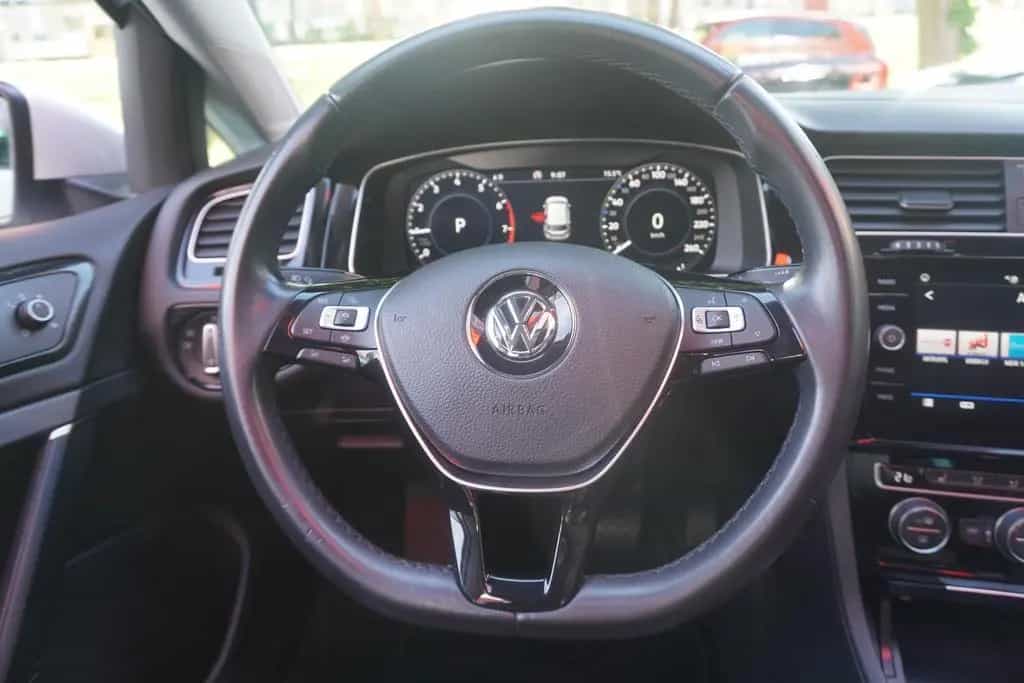Volkswagen Golf VII 1.5 TSI LED Navi Panorama ACC Totwinkel 04/2019-photo-13