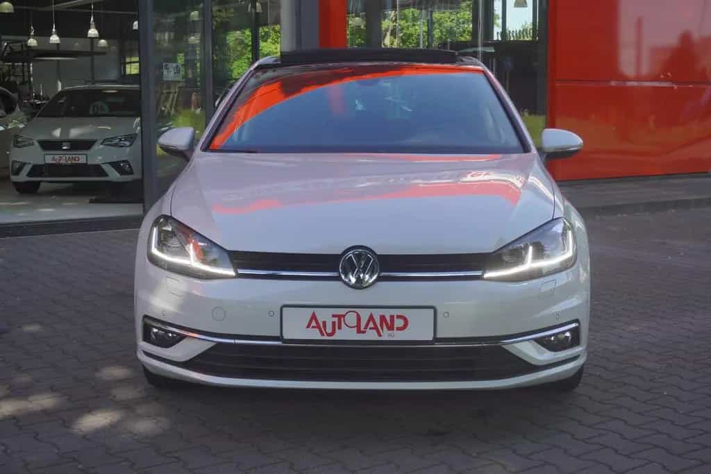 Volkswagen Golf VII 1.5 TSI LED Navi Panorama ACC Totwinkel 04/2019-photo-2