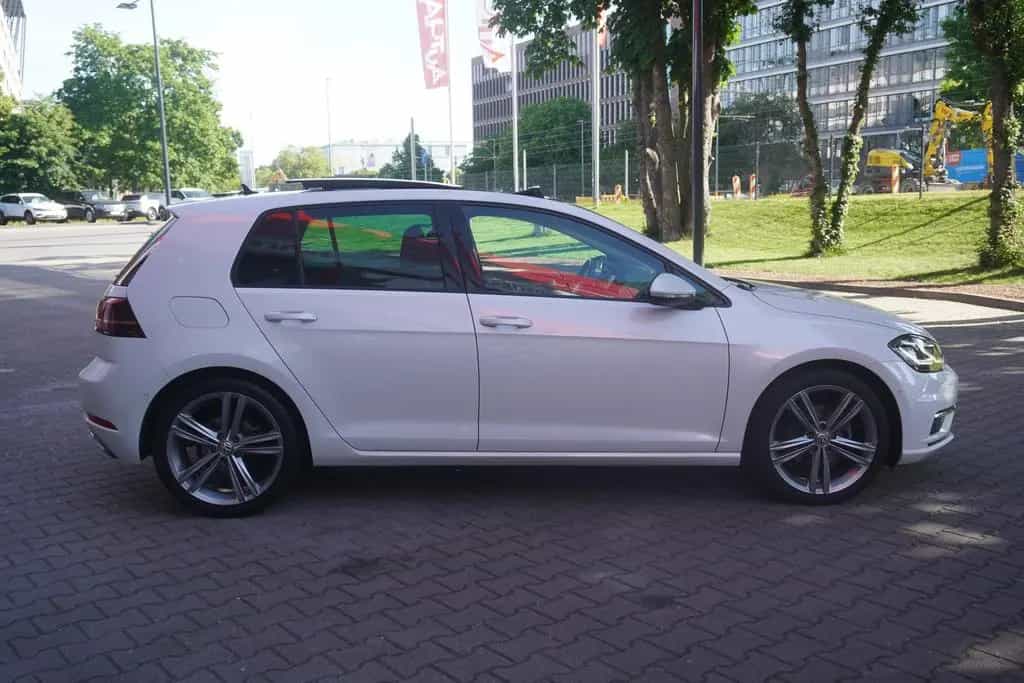 Volkswagen Golf VII 1.5 TSI LED Navi Panorama ACC Totwinkel 04/2019-photo-4