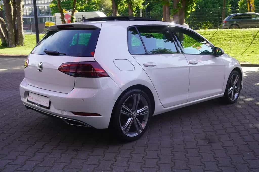Volkswagen Golf VII 1.5 TSI LED Navi Panorama ACC Totwinkel 04/2019-photo-5