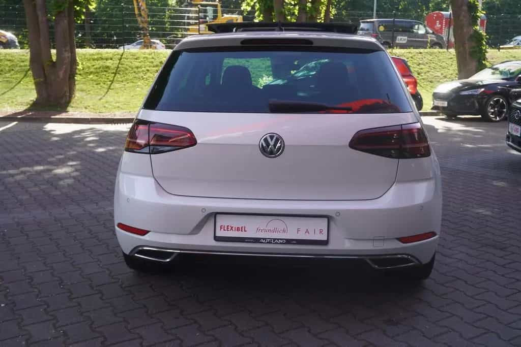 Volkswagen Golf VII 1.5 TSI LED Navi Panorama ACC Totwinkel 04/2019-photo-6