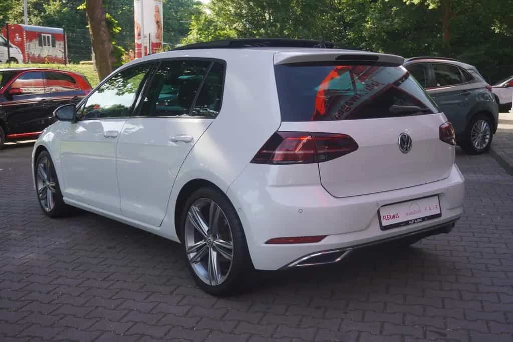 Volkswagen Golf VII 1.5 TSI LED Navi Panorama ACC Totwinkel 04/2019-photo-7