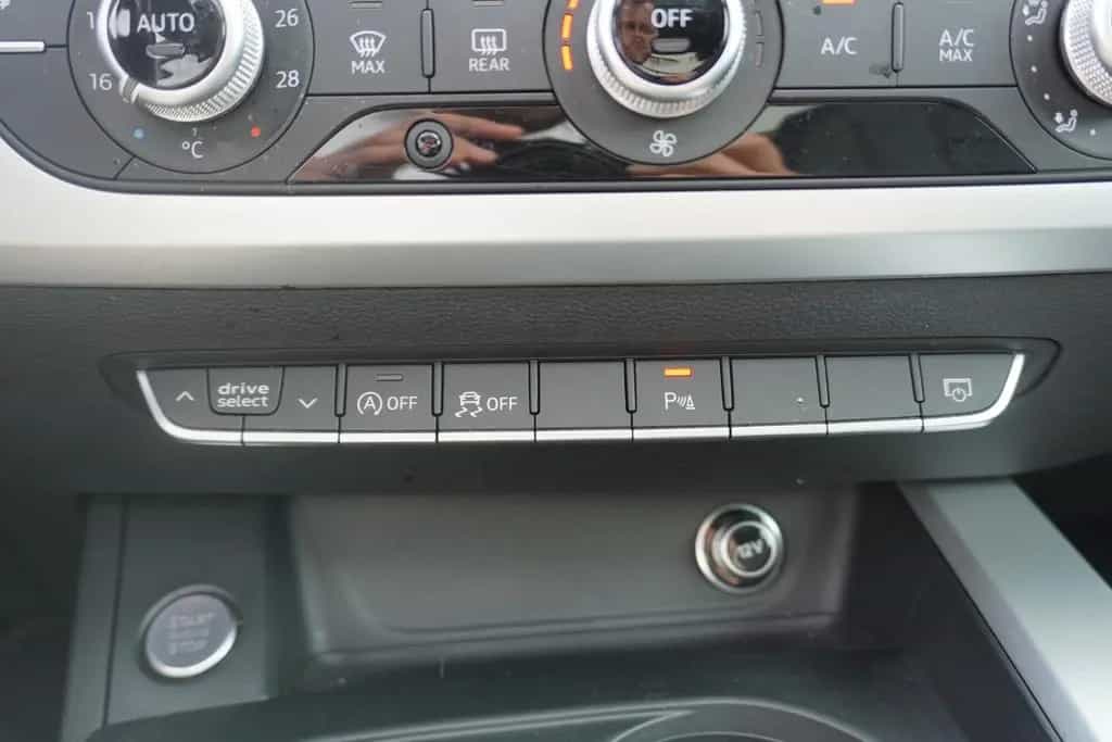 Audi A5 Coupe 2.0 TDI Schiebedach Sitzheizung PDC 07/2018-photo-30