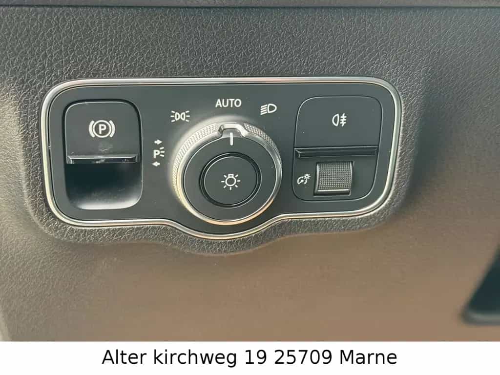 Mercedes-Benz GLB 220 d KAMERA SPH SHZ NAVI LED PDC BT 1HAND 03/2021-photo-14