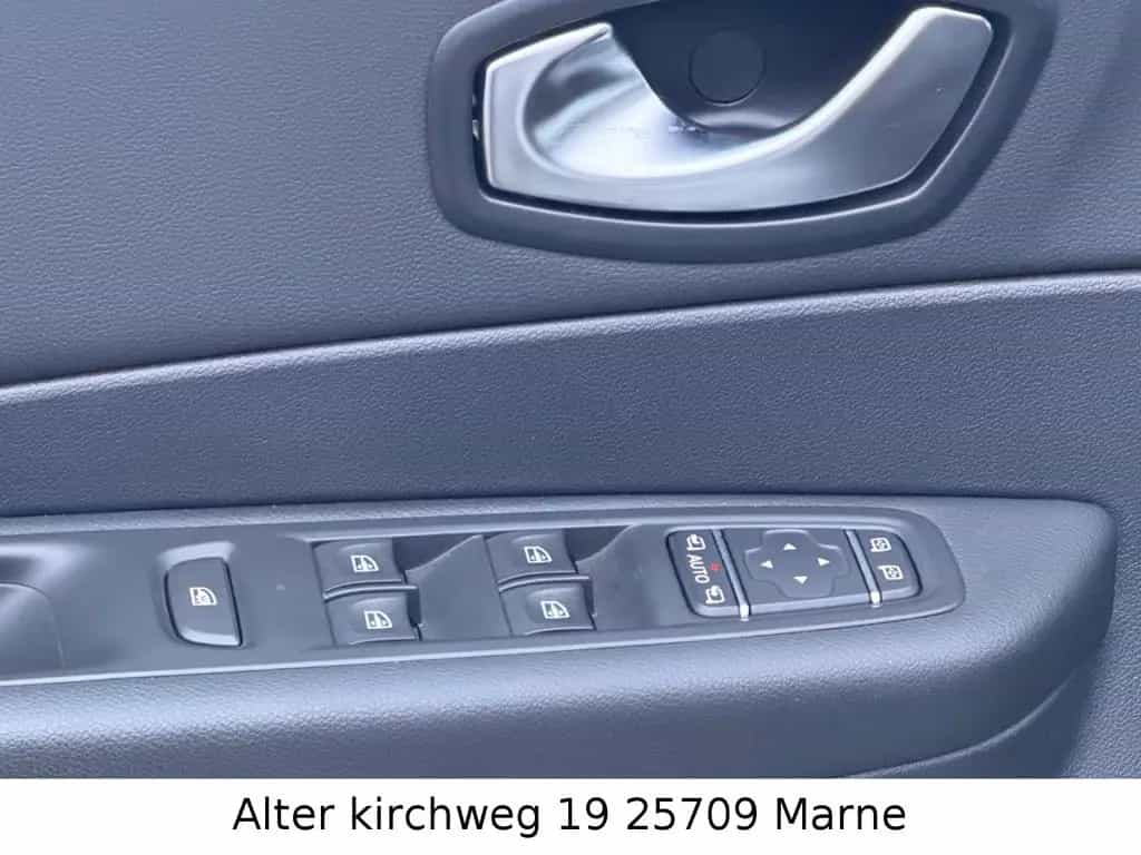 Renault Captur Crossborder Kamera Navi SHZ LED PDC ALU 02/2018-photo-15