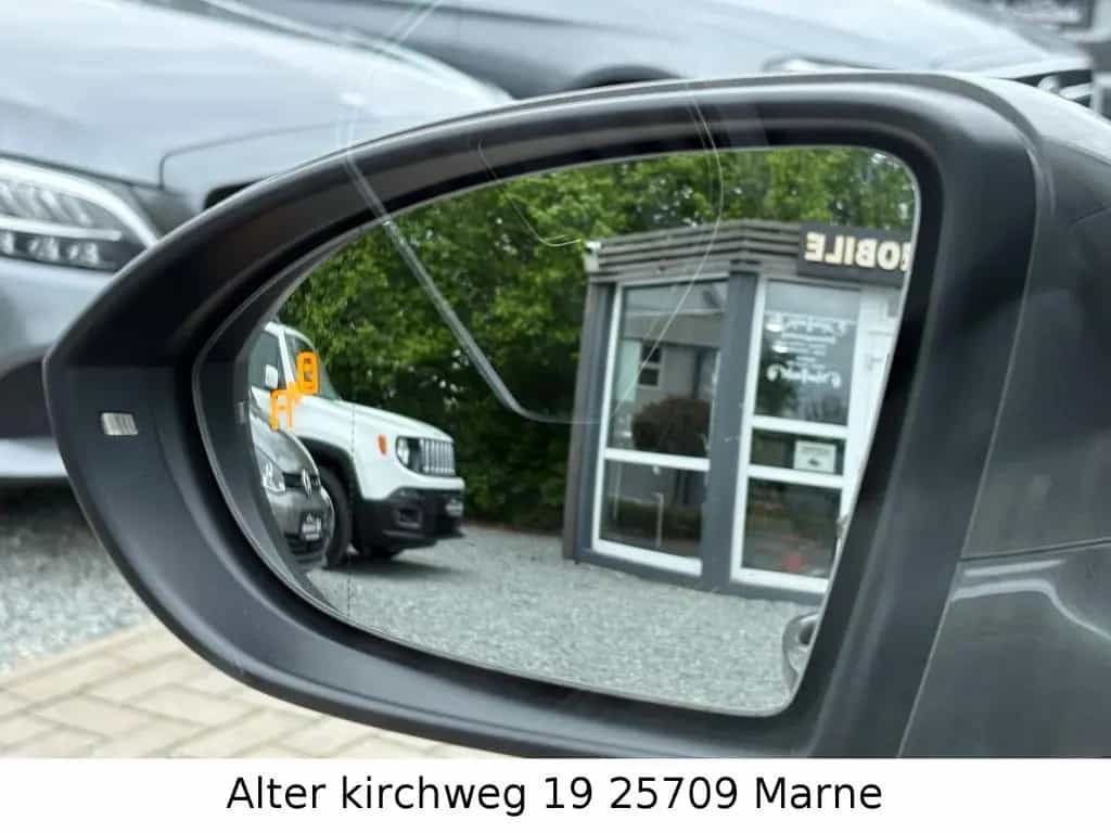 Volkswagen Golf Sportsvan VII Highline KAM.AHK.BT.TÜV NEU 10/2015-photo-14