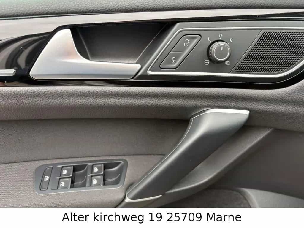 Volkswagen Golf Sportsvan VII Highline KAM.AHK.BT.TÜV NEU 10/2015-photo-15