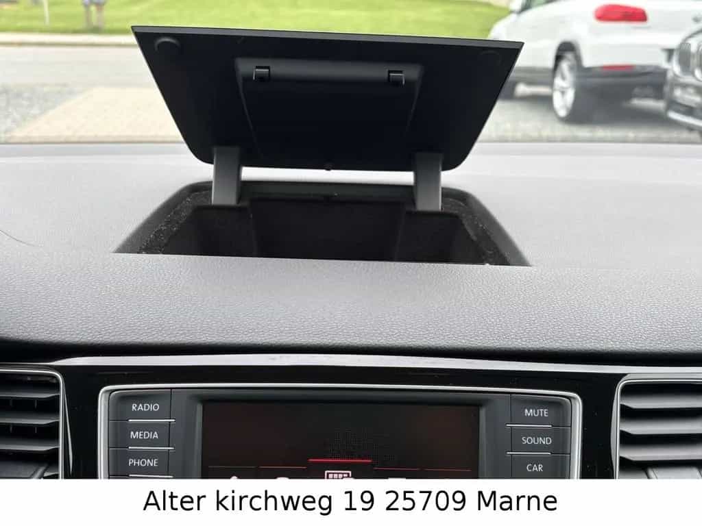 Volkswagen Golf Sportsvan VII Highline KAM.AHK.BT.TÜV NEU 10/2015-photo-20