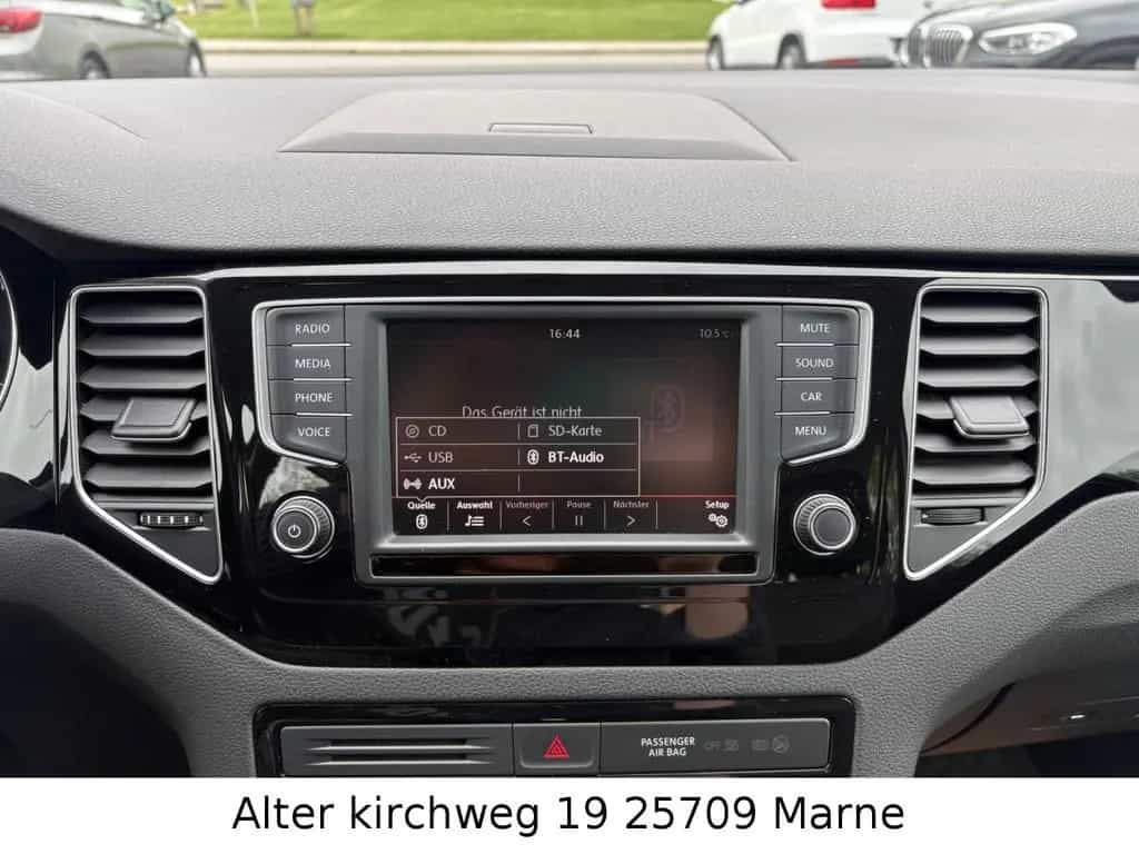 Volkswagen Golf Sportsvan VII Highline KAM.AHK.BT.TÜV NEU 10/2015-photo-21