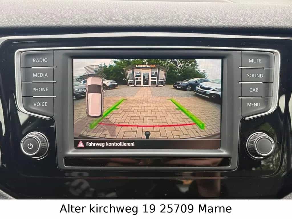 Volkswagen Golf Sportsvan VII Highline KAM.AHK.BT.TÜV NEU 10/2015-photo-25