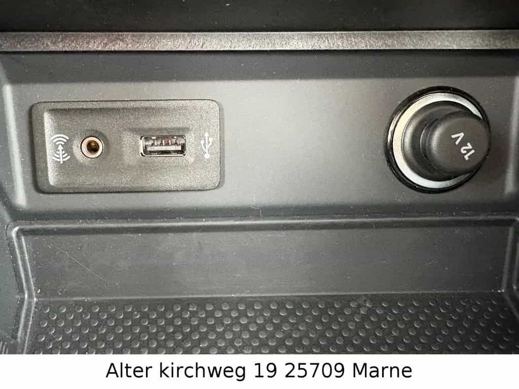 Volkswagen Golf Sportsvan VII Highline KAM.AHK.BT.TÜV NEU 10/2015-photo-27