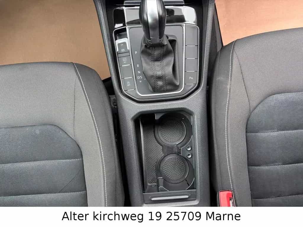 Volkswagen Golf Sportsvan VII Highline KAM.AHK.BT.TÜV NEU 10/2015-photo-28