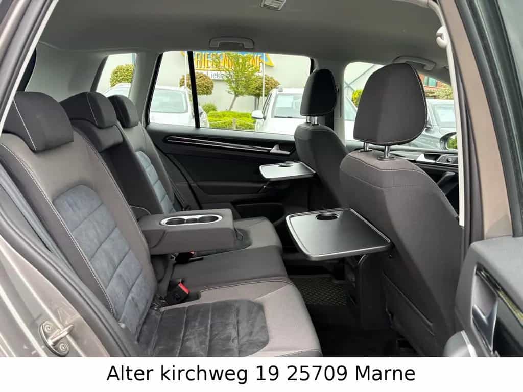 Volkswagen Golf Sportsvan VII Highline KAM.AHK.BT.TÜV NEU 10/2015-photo-30