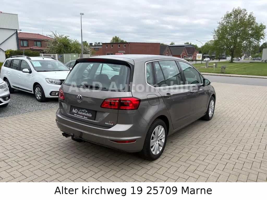 Volkswagen Golf Sportsvan VII Highline KAM.AHK.BT.TÜV NEU 10/2015-photo-4