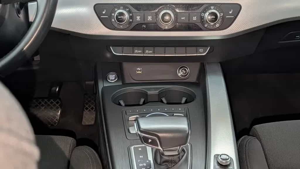 Audi A4 Avant 35 TDI sport S-tronic LED * Navi 01/2019-photo-19