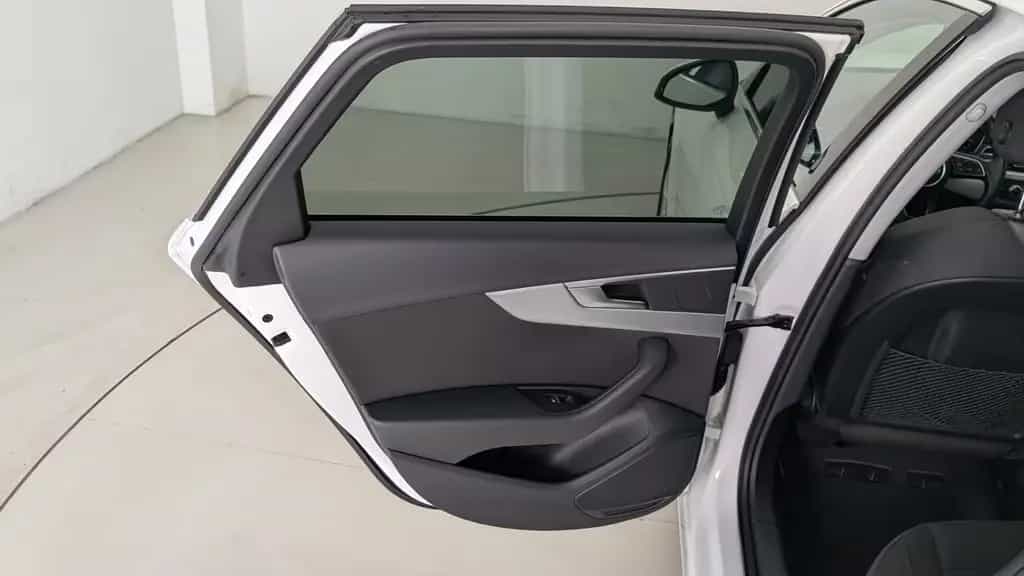 Audi A4 Avant 35 TDI sport S-tronic LED * Navi 01/2019-photo-26