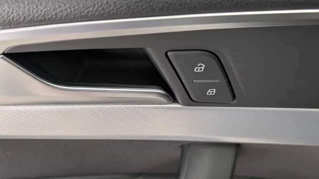 Audi A4 Avant 35 TDI sport S-tronic LED * Navi 01/2019-photo-29