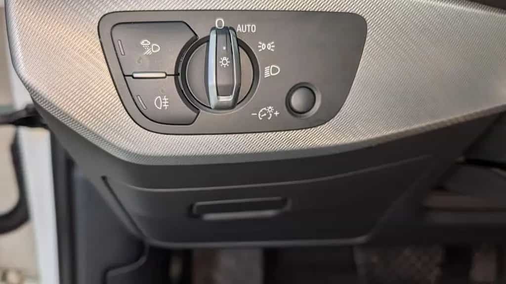 Audi A4 Avant 35 TDI sport S-tronic LED * Navi 01/2019-photo-36