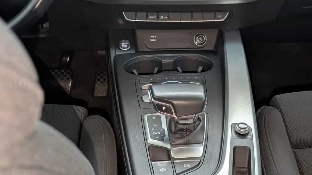 Audi A4 Avant 35 TDI sport S-tronic LED * Navi 01/2019-photo-38
