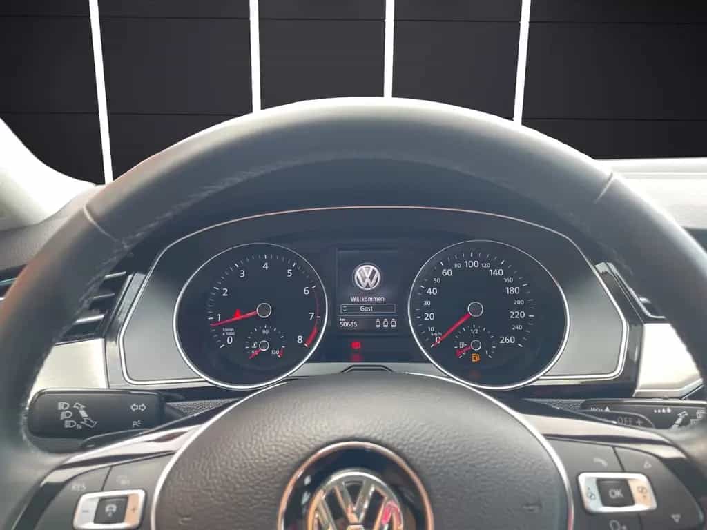 Volkswagen Passat Variant Highline *1.Hand*Navi*Kamera*Shz* 01/2018-photo-11