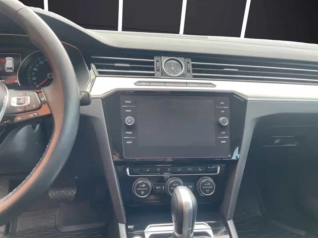 Volkswagen Passat Variant Highline *1.Hand*Navi*Kamera*Shz* 01/2018-photo-17