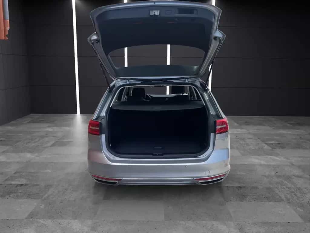 Volkswagen Passat Variant Highline *1.Hand*Navi*Kamera*Shz* 01/2018-photo-19