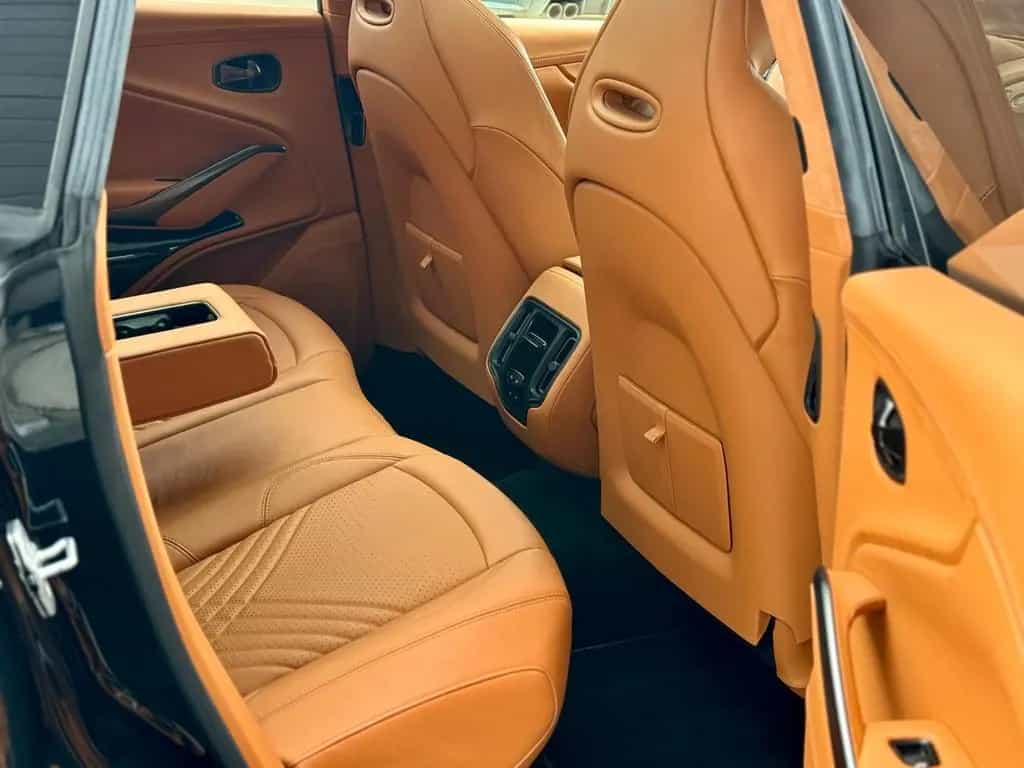 Aston Martin DBX 4.0 V8 09/2022-photo-12