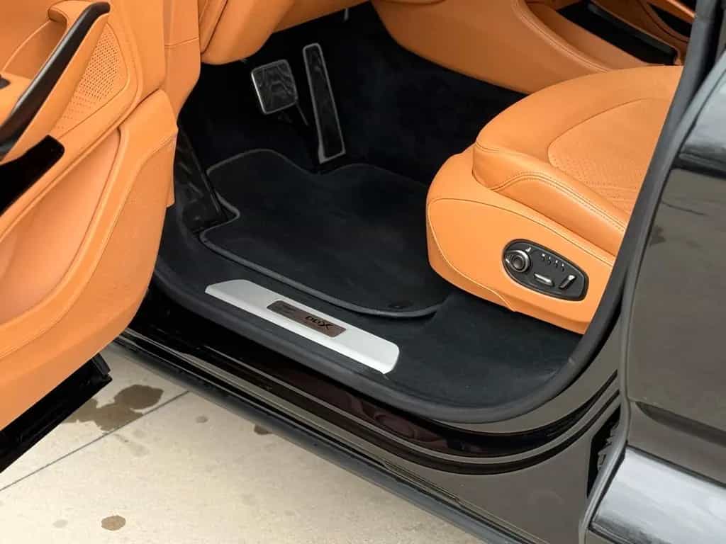 Aston Martin DBX 4.0 V8 09/2022-photo-16