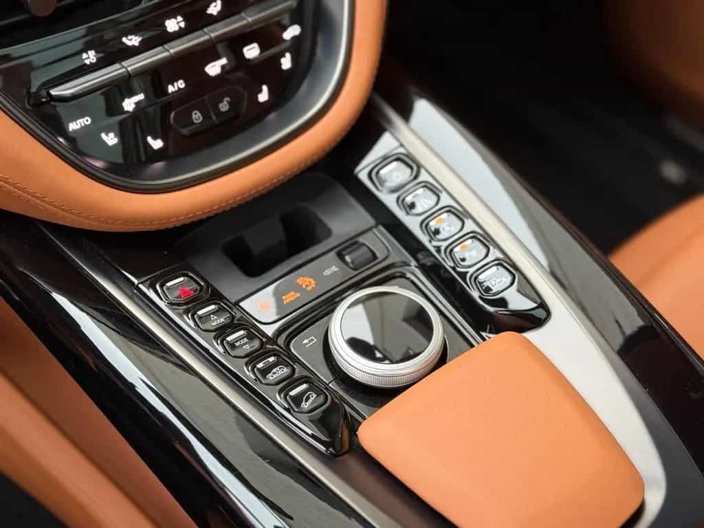 Aston Martin DBX 4.0 V8 09/2022-photo-4