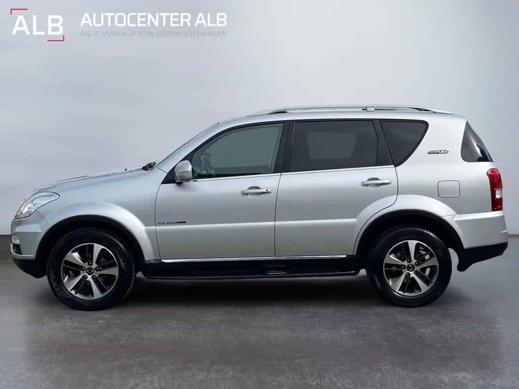 Ssangyong REXTON /4X4/AUTOMATIK/KAMERA/NAVI/7.SITZER/S-DACH 08/2017-photo-1