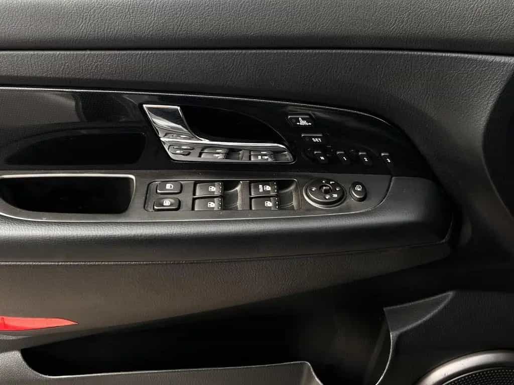 Ssangyong REXTON /4X4/AUTOMATIK/KAMERA/NAVI/7.SITZER/S-DACH 08/2017-photo-15