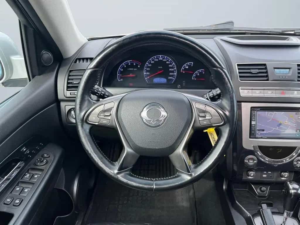 Ssangyong REXTON /4X4/AUTOMATIK/KAMERA/NAVI/7.SITZER/S-DACH 08/2017-photo-16