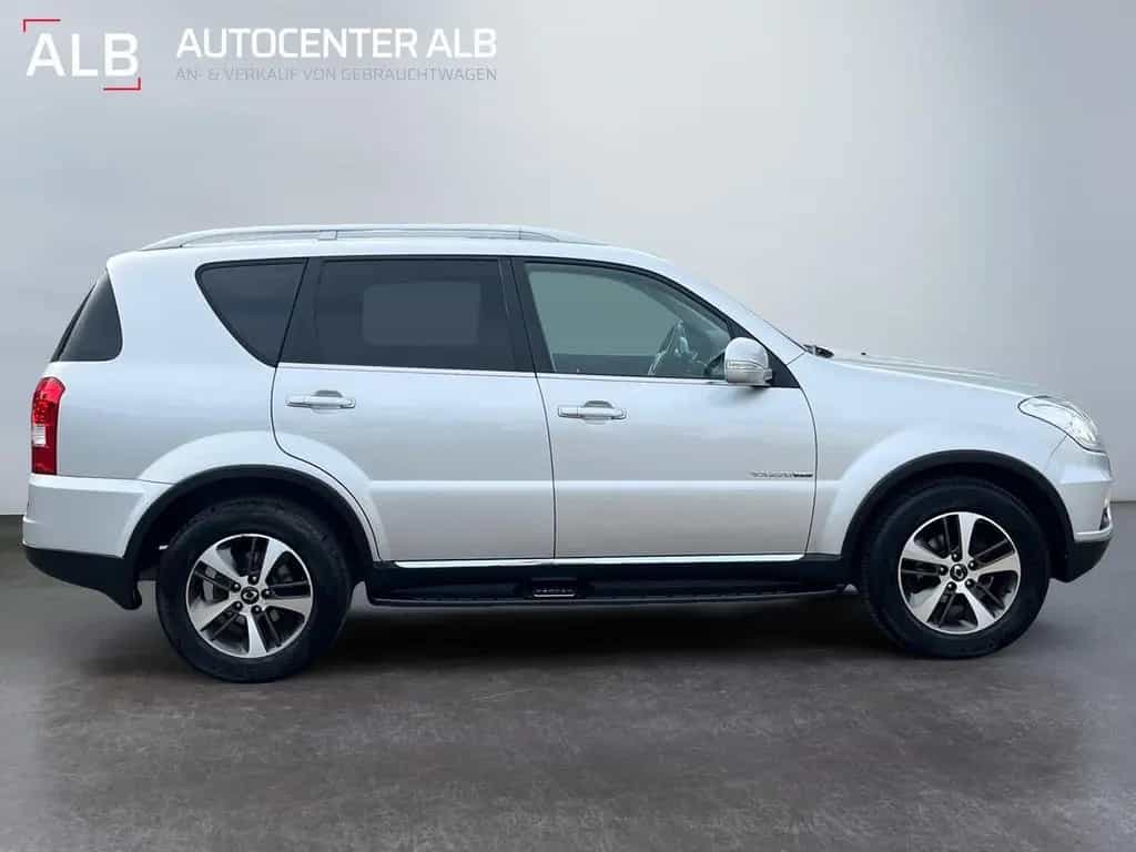 Ssangyong REXTON /4X4/AUTOMATIK/KAMERA/NAVI/7.SITZER/S-DACH 08/2017-photo-5