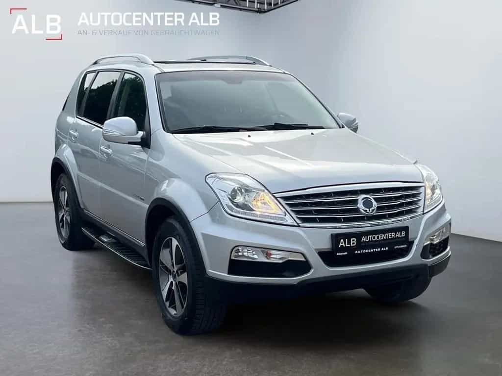 Ssangyong REXTON /4X4/AUTOMATIK/KAMERA/NAVI/7.SITZER/S-DACH 08/2017-photo-6