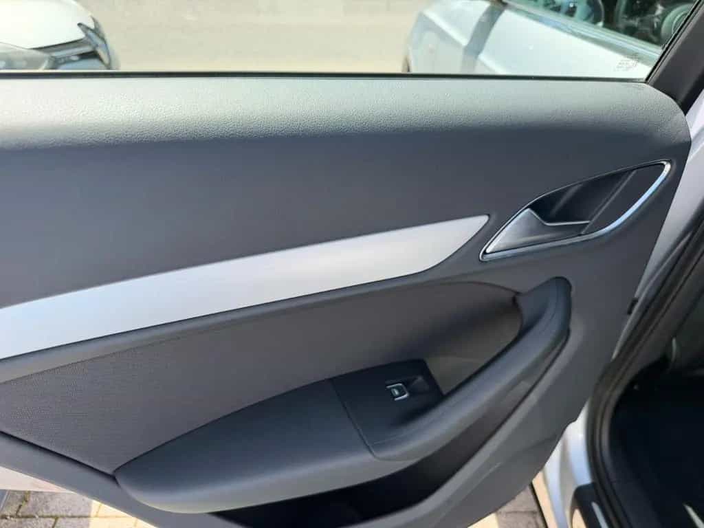 Audi Q3 sport S line Selection LED Navigation Klima 12/2018-photo-18