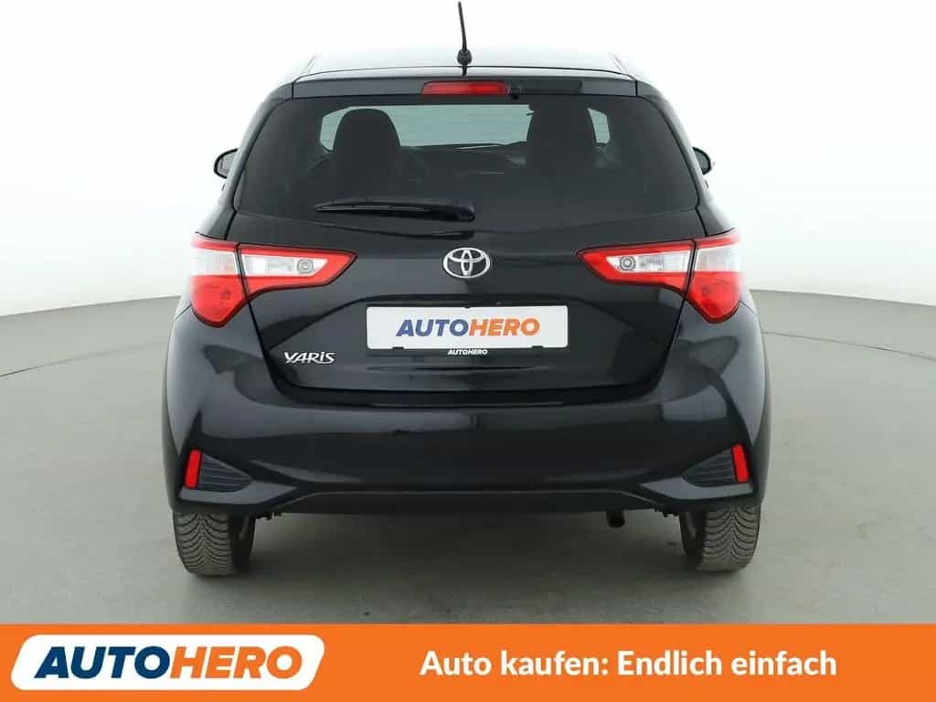 Toyota Yaris 1.5 Dual VVT-iE Y20 Club *CAM*SHZ*ALU* 09/2019-photo-4